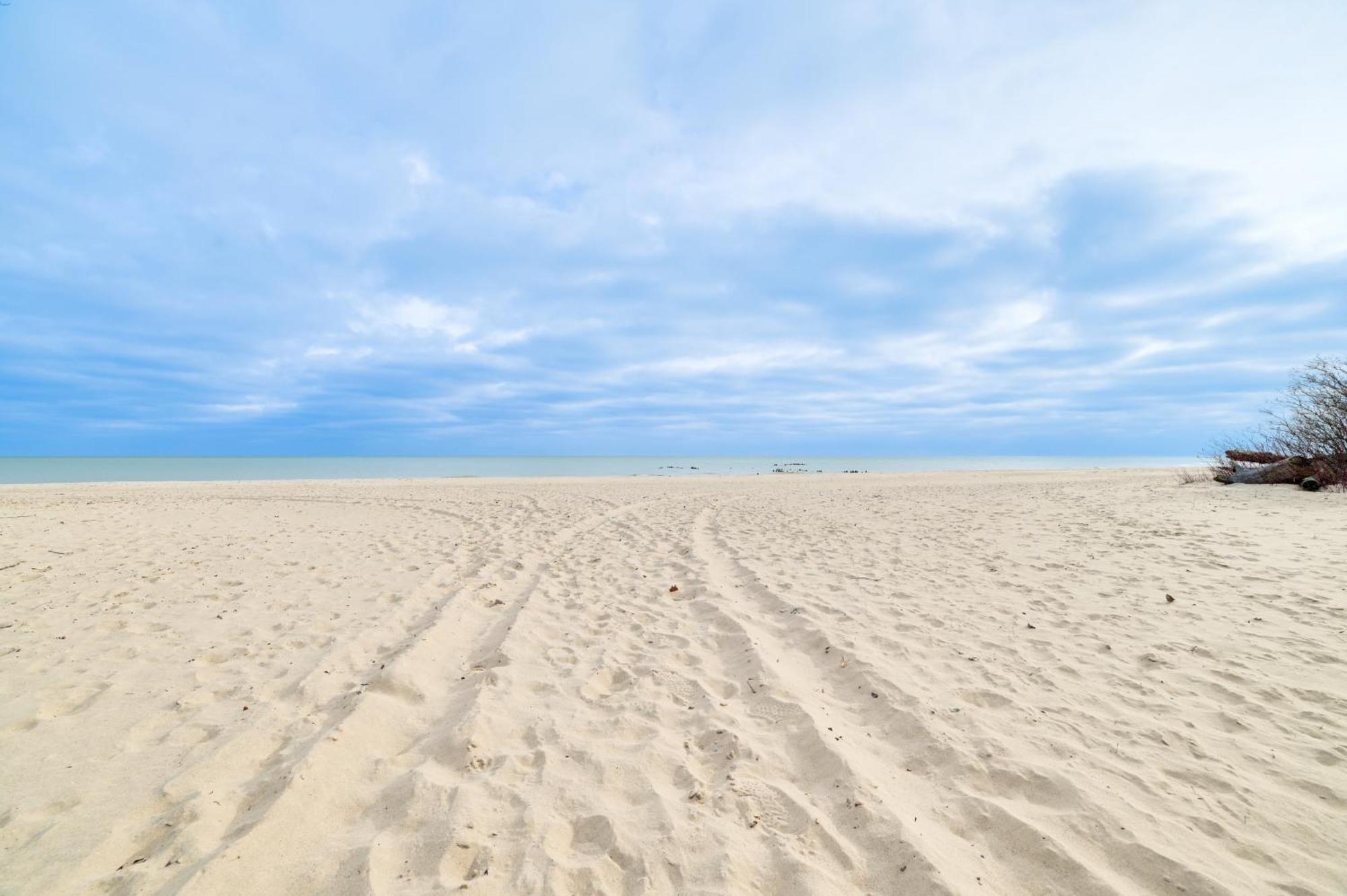 Scenic Evans Hideaway Steps To Lake Huron! Oscoda Exterior foto
